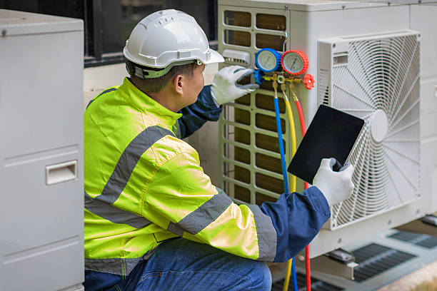 Professional Hvac technician working in Mapleton, ND